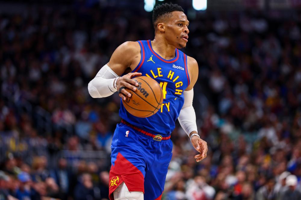 通过赞助和 通过赞助和